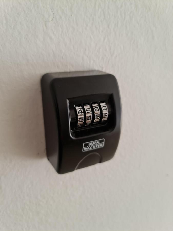 Apartment Pemper - Self Check In And Check Out Otočac Zewnętrze zdjęcie