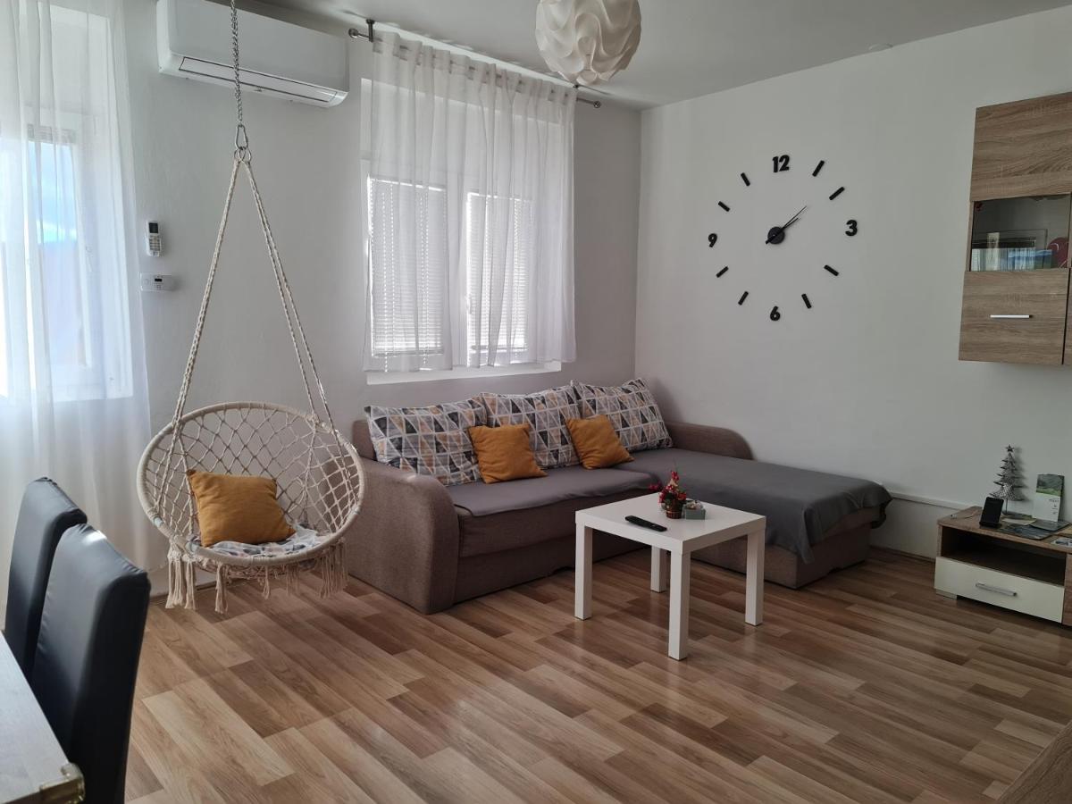 Apartment Pemper - Self Check In And Check Out Otočac Zewnętrze zdjęcie