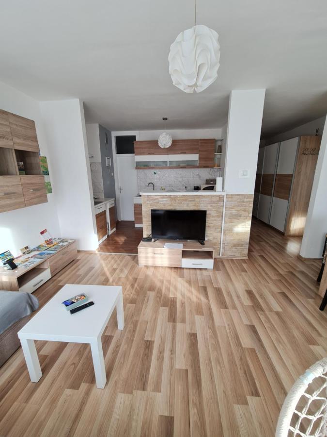 Apartment Pemper - Self Check In And Check Out Otočac Zewnętrze zdjęcie
